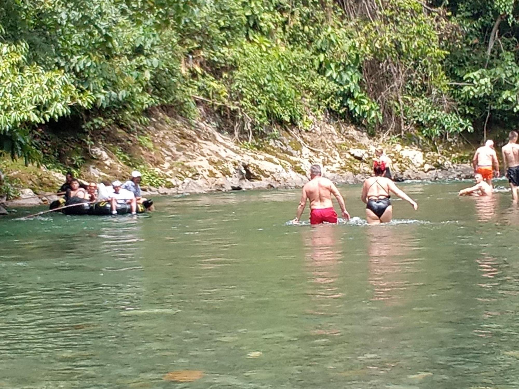 Jungle Treking & Jungle Tour If You Want To Stay Here,You Must Book Treking Only With Us Bukit Lawang Kültér fotó