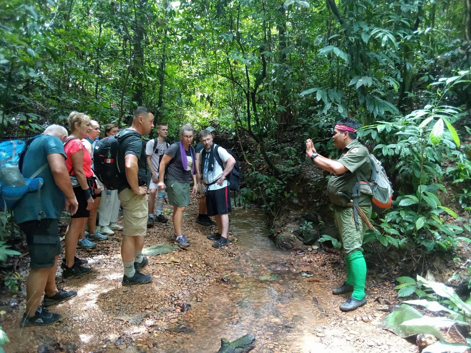 Jungle Treking & Jungle Tour If You Want To Stay Here,You Must Book Treking Only With Us Bukit Lawang Kültér fotó
